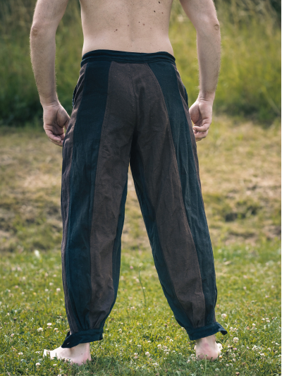 Trollfelsen Mittelalter Gewandung Ritterhose Tristan gestreift Hinten